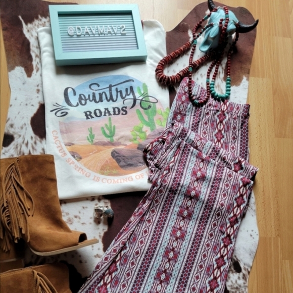 COUNTRY ROADS 🌵 Ringer Tee - Picture 12 of 13